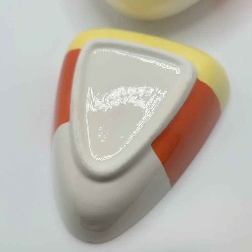 Vintage Halloween Party Platter Candy Corn Nesting set of 3 Ceramic bowls. - Picture 2 of 10